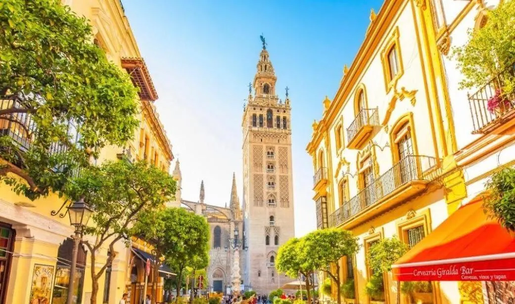Budget And Cute Rooms With Balcony Sevilla Center Apartment Seville