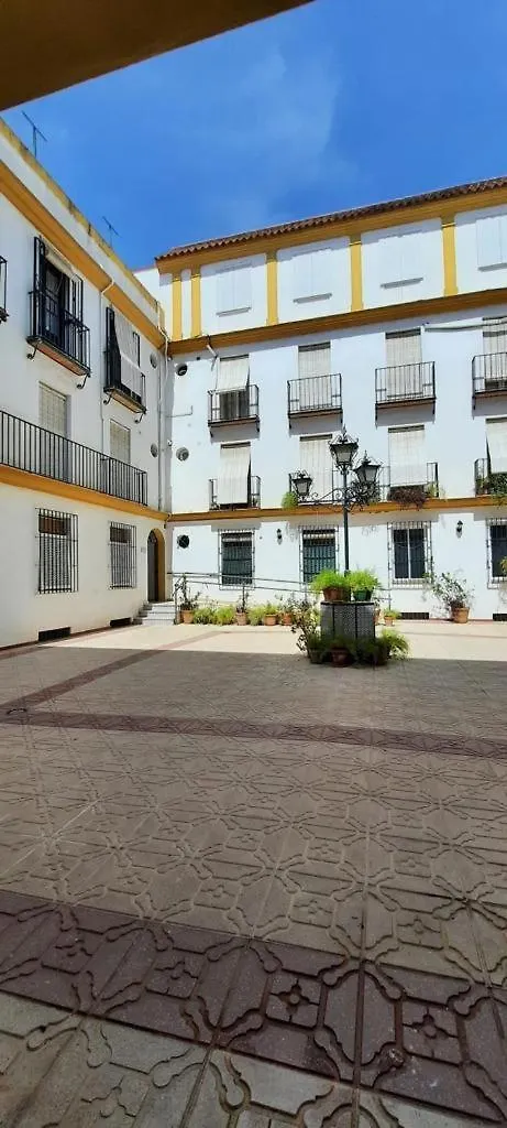 Budget And Cute Rooms With Balcony Sevilla Center Apartment