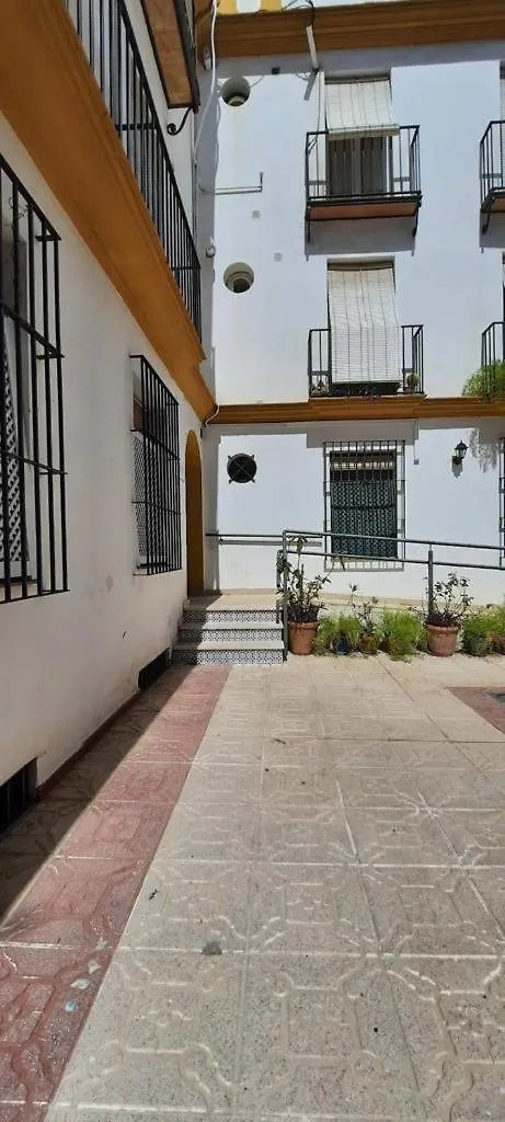 Budget And Cute Rooms With Balcony Sevilla Center