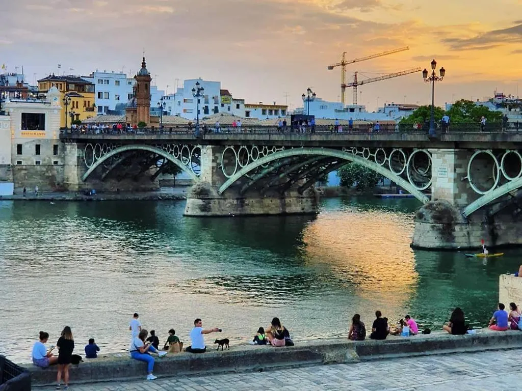 Budget And Cute Rooms With Balcony Sevilla Center 0*, Seville