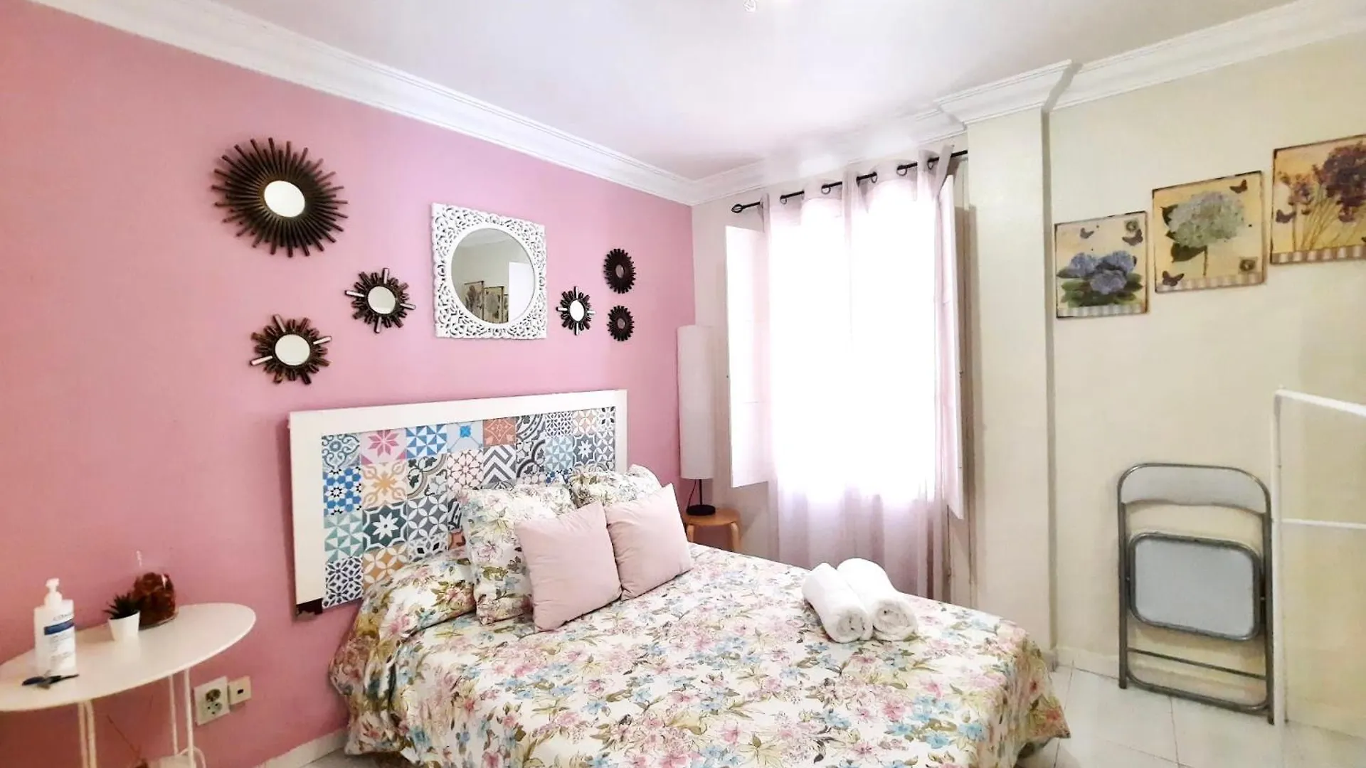 Budget And Cute Rooms With Balcony Sevilla Center Apartment