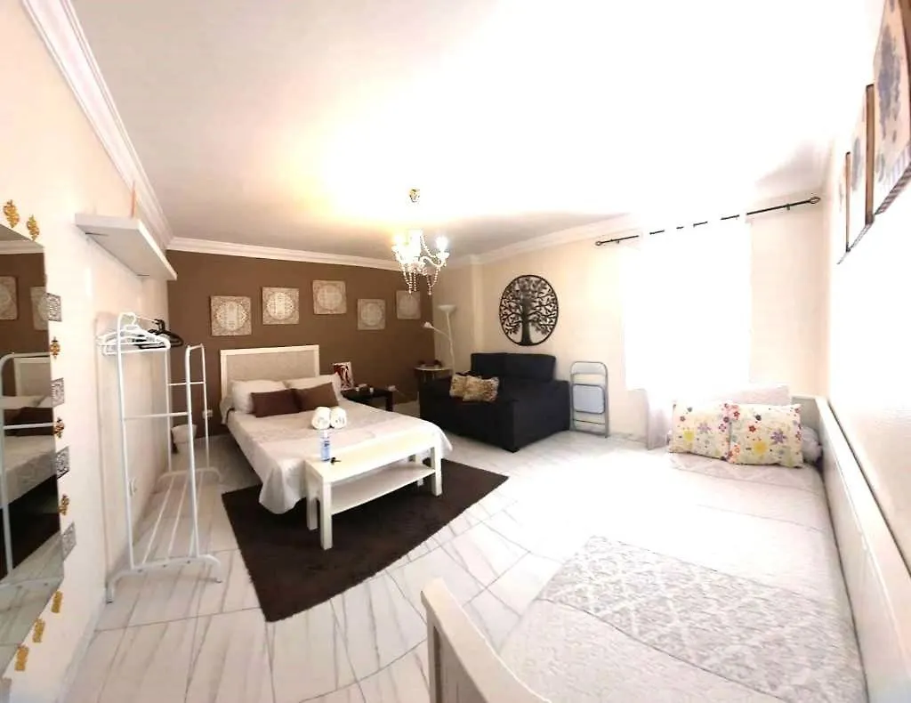 Apartment Budget And Cute Rooms With Balcony Sevilla Center
