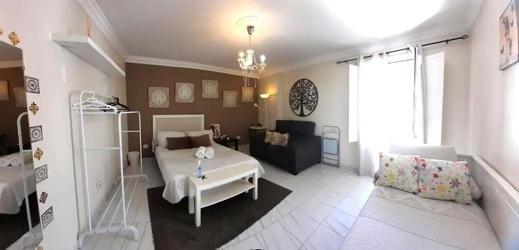 Budget And Cute Rooms With Balcony Sevilla Center 0*, Seville Spain