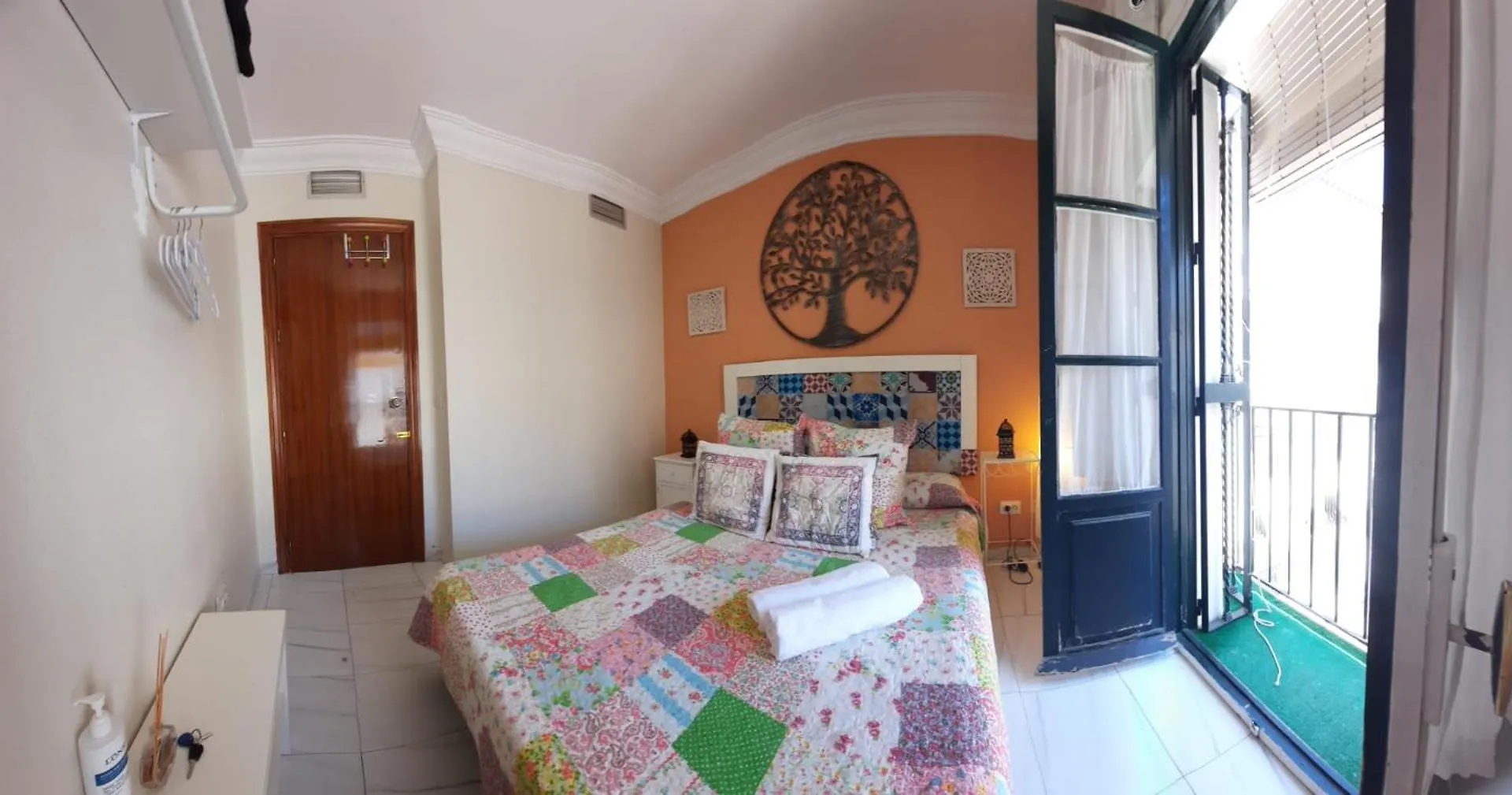 Apartment Budget And Cute Rooms With Balcony Sevilla Center