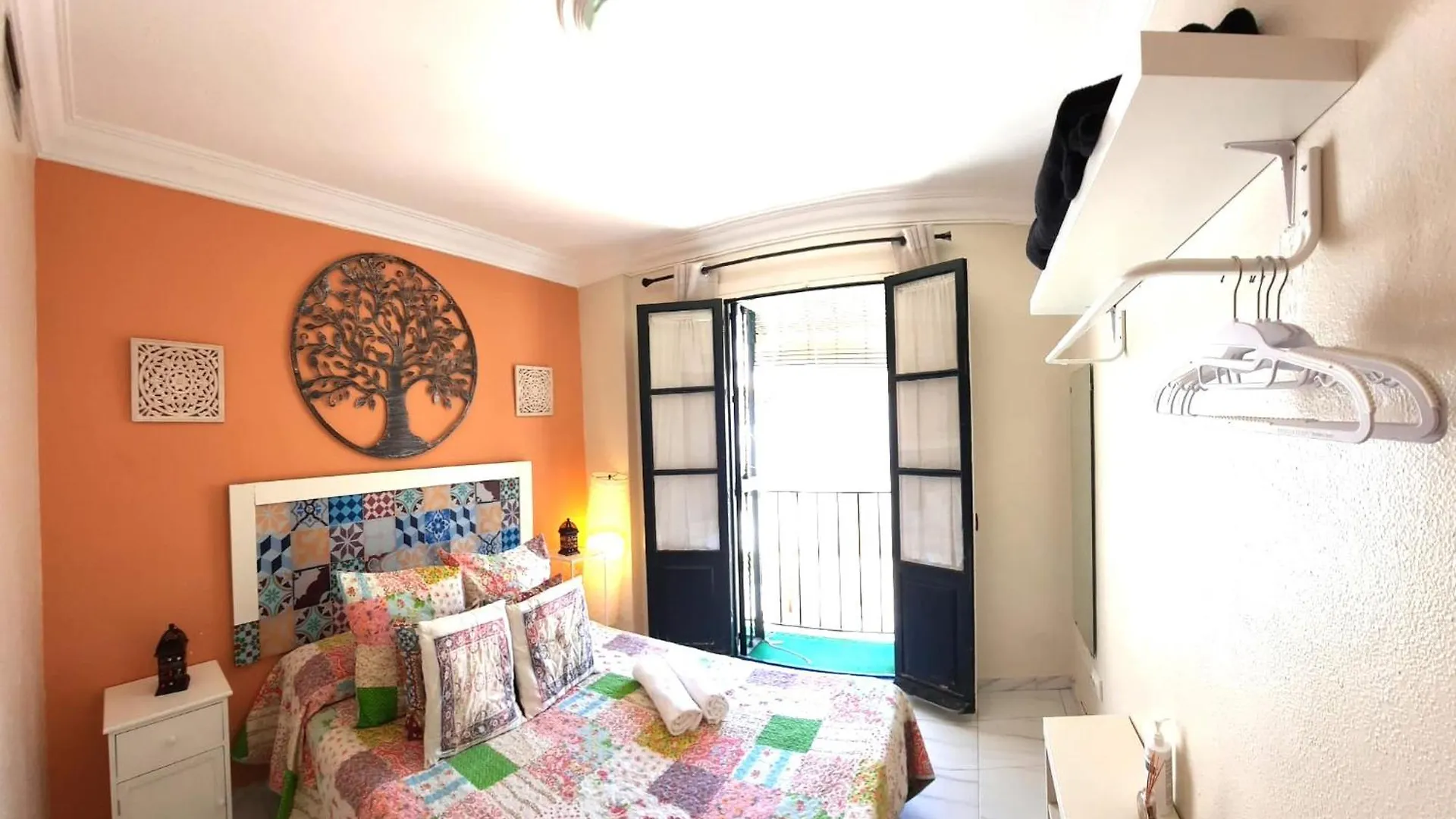 Apartment Budget And Cute Rooms With Balcony Sevilla Center