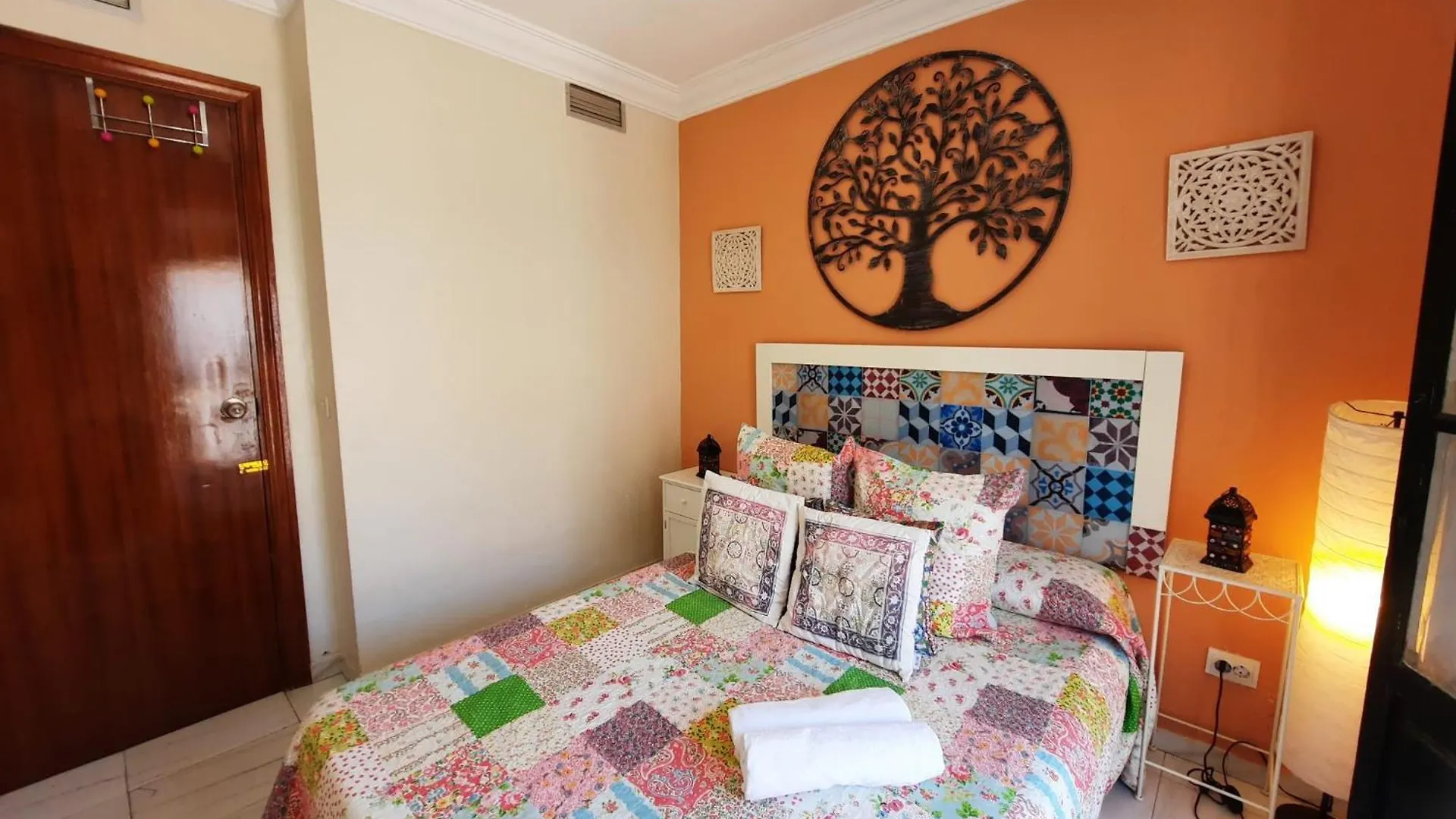 Apartment Budget And Cute Rooms With Balcony Sevilla Center Spain