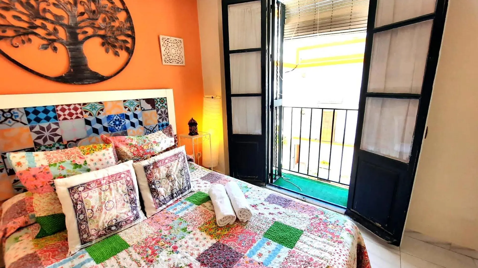 Budget And Cute Rooms With Balcony Sevilla Center Spain