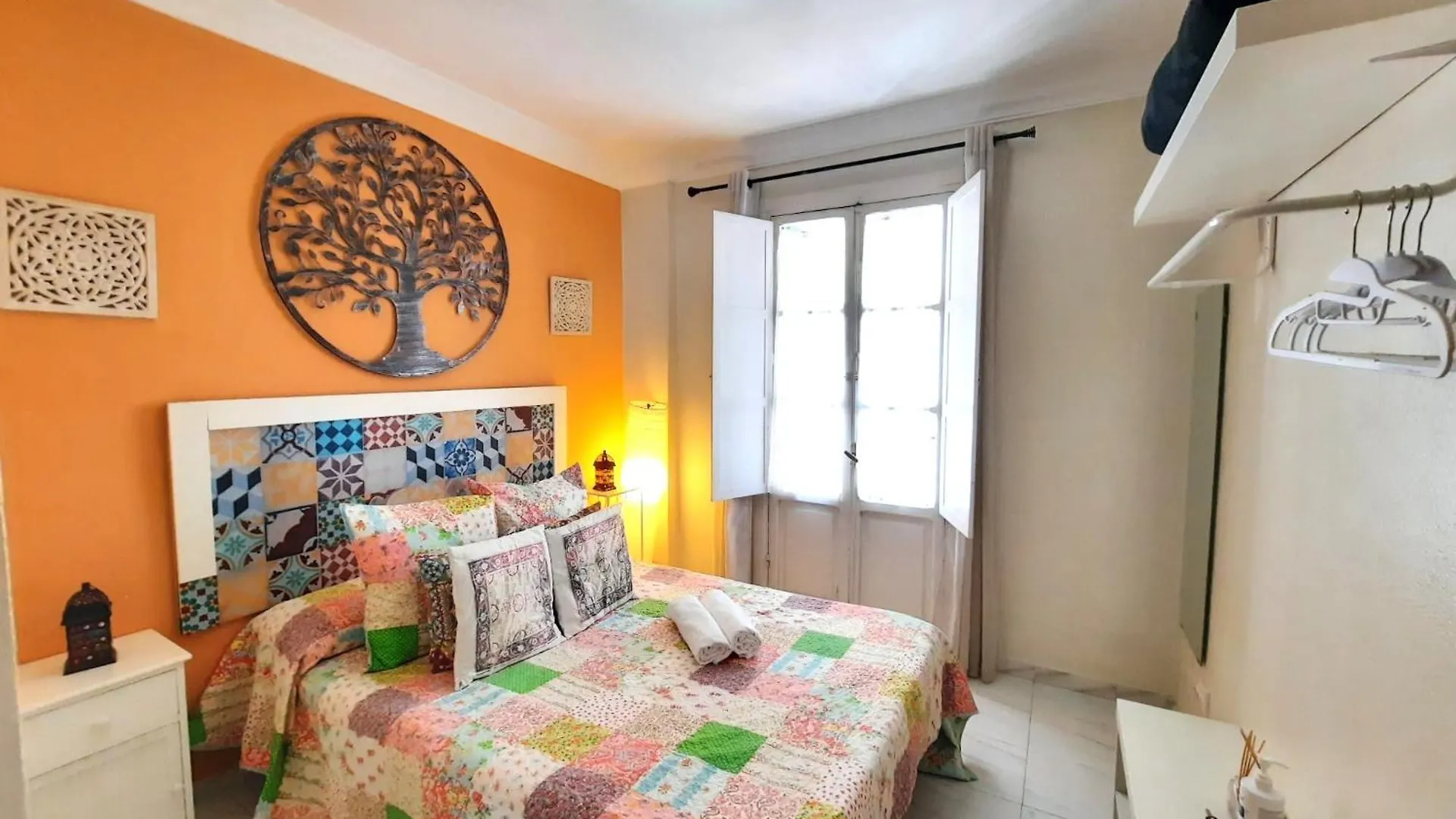 Budget And Cute Rooms With Balcony Sevilla Center