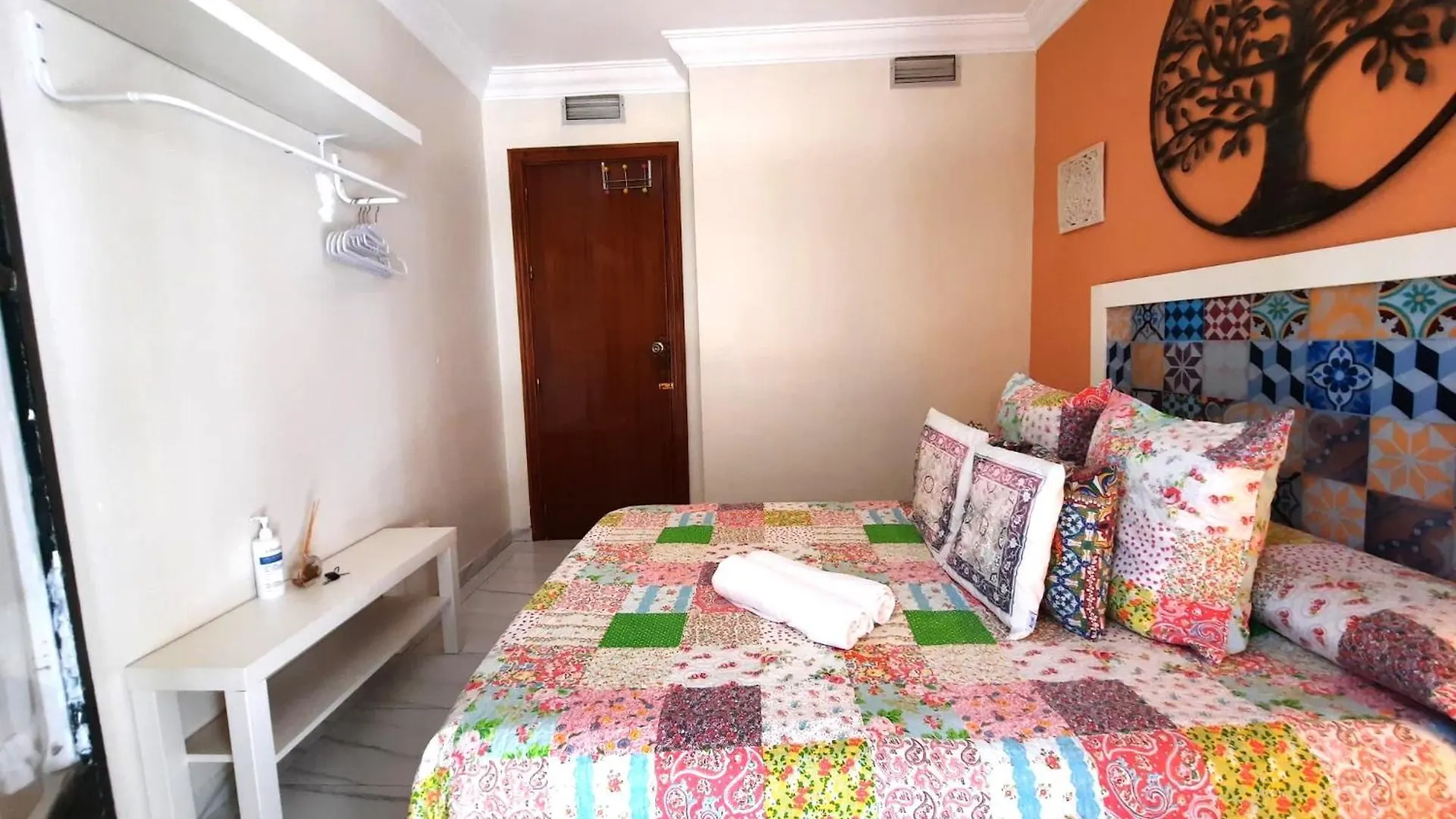 Budget And Cute Rooms With Balcony Sevilla Center Apartment Seville
