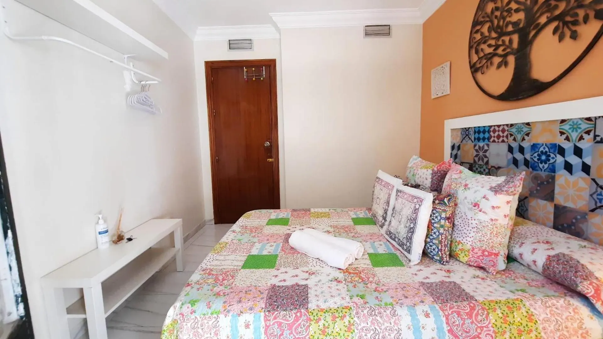 Apartment Budget And Cute Rooms With Balcony Sevilla Center Spain