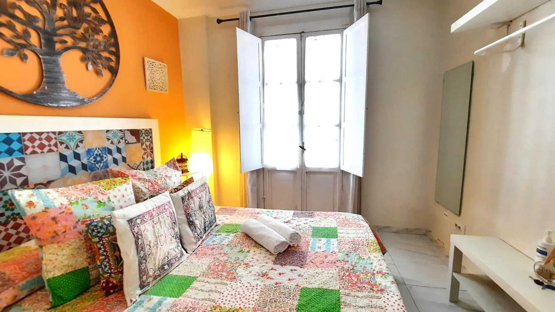 Budget And Cute Rooms With Balcony Sevilla Center Seville