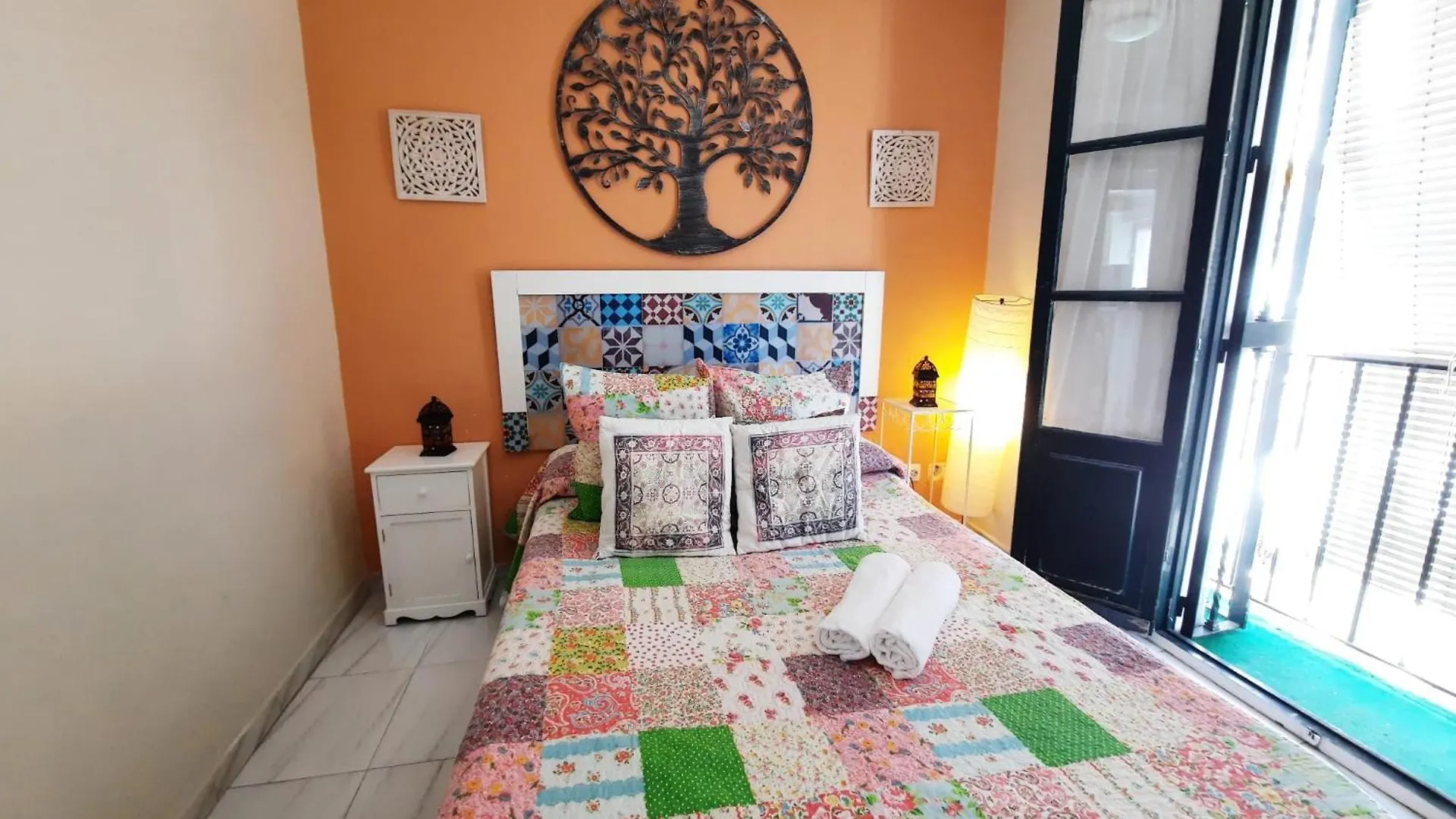 Budget And Cute Rooms With Balcony Sevilla Center Apartment