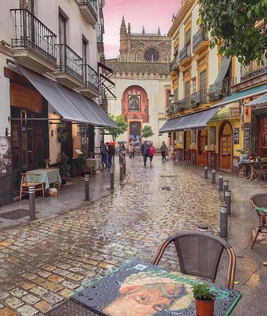 Daire Budget And Cute Rooms With Balcony Sevilla Center İspanya