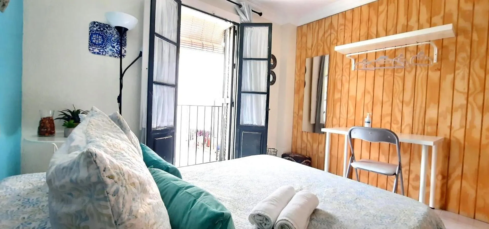 Daire Budget And Cute Rooms With Balcony Sevilla Center İspanya