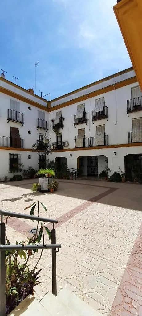 Apartament Budget And Cute Rooms With Balcony Sevilla Center