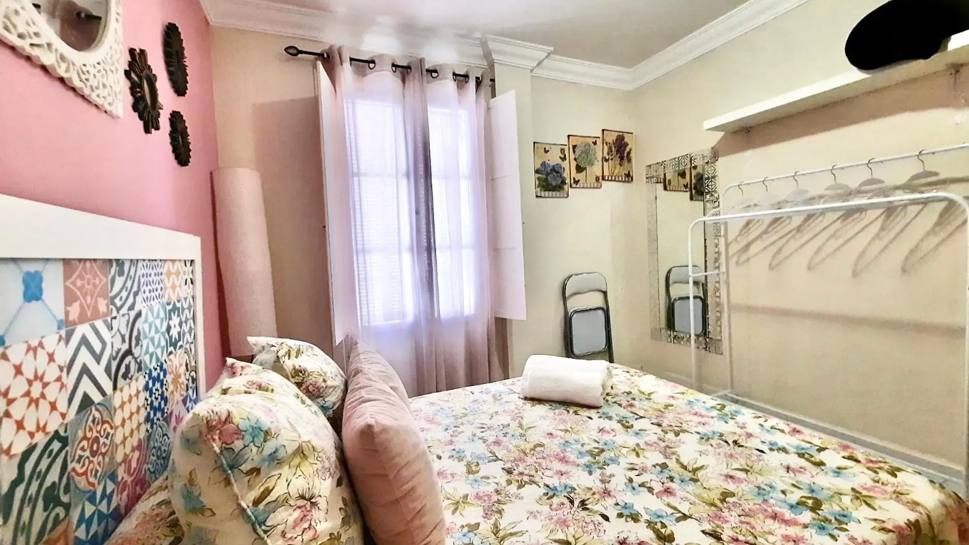 Budget And Cute Rooms With Balcony Sevilla Center Apartament Sewilla