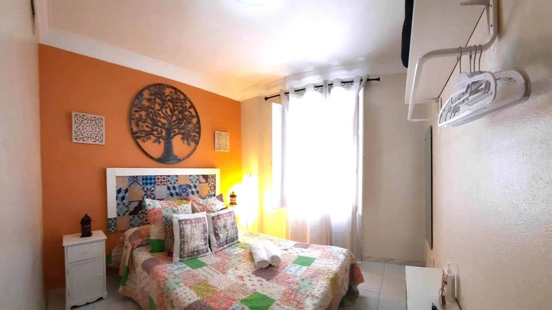 Budget And Cute Rooms With Balcony Sevilla Center Hiszpania