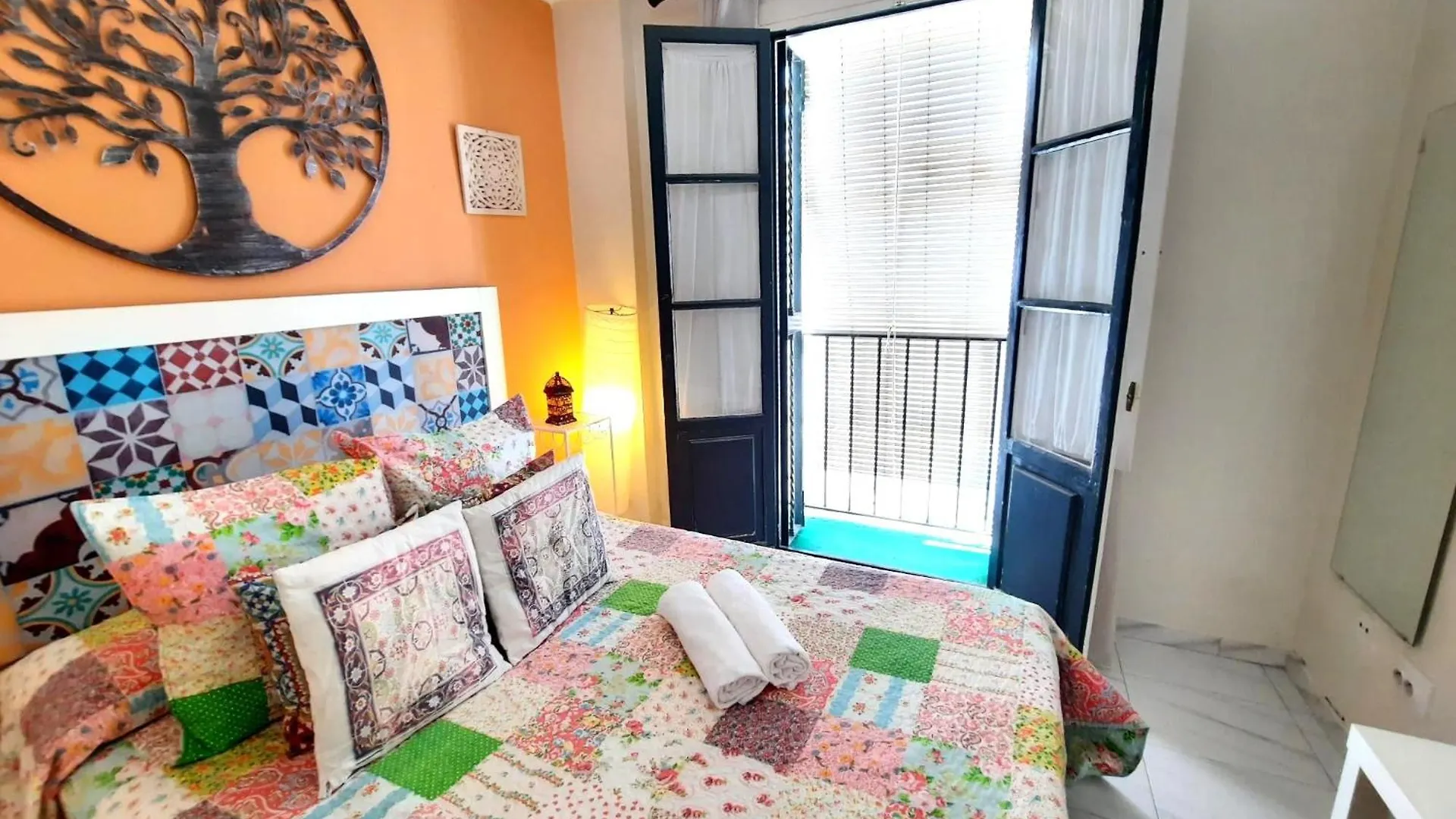 Apartament Budget And Cute Rooms With Balcony Sevilla Center