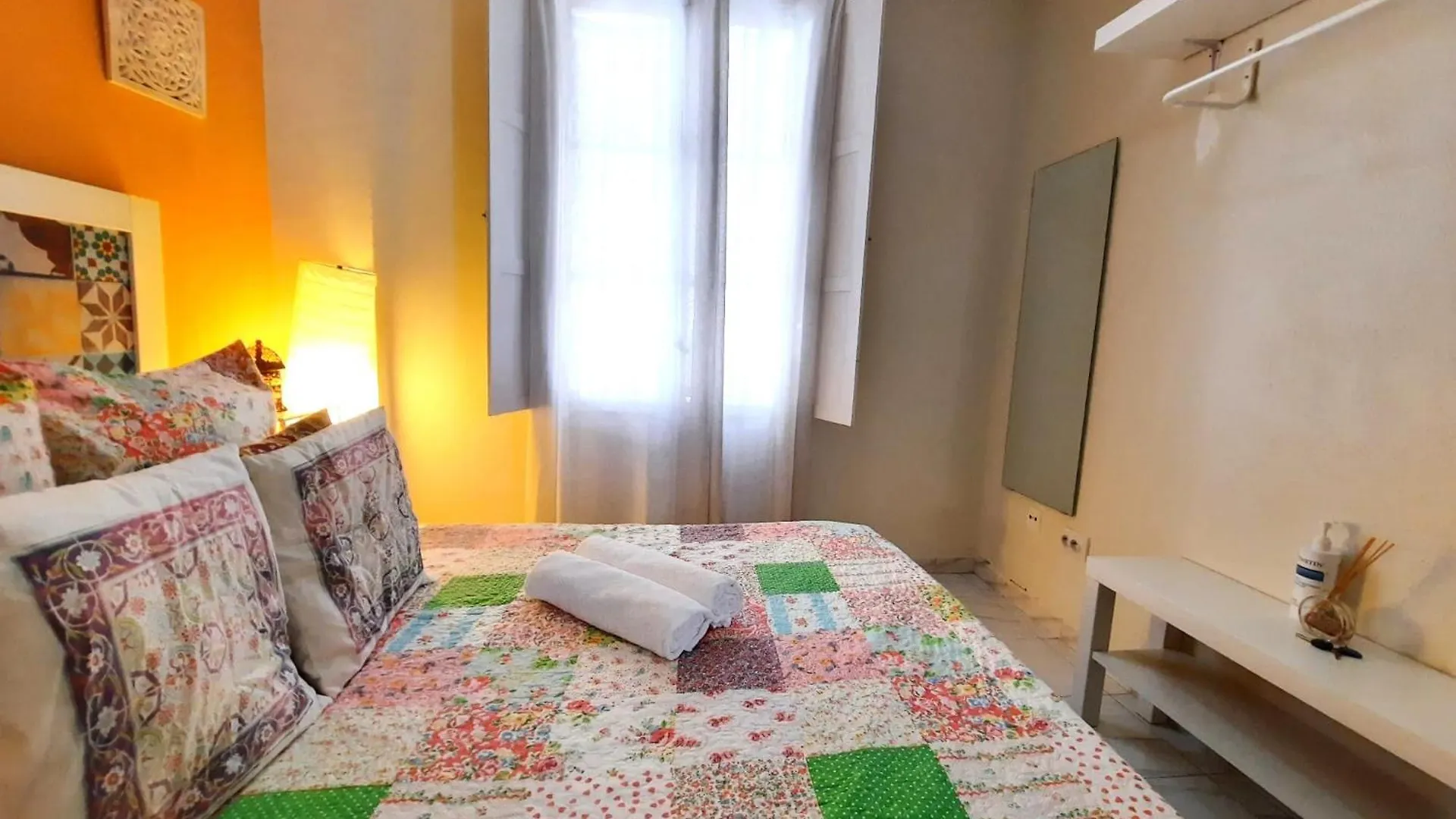 Budget And Cute Rooms With Balcony Sevilla Center 0*, Sewilla Hiszpania